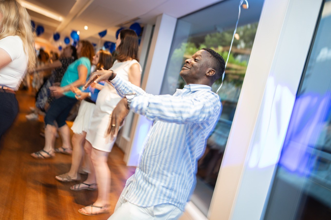 Firemní fotograf Praha. Dana Lišková — Empatická fotografka | Introspektivní umělkyně | Neurodivergentní koučka| Zakladatelka Artepy.cz