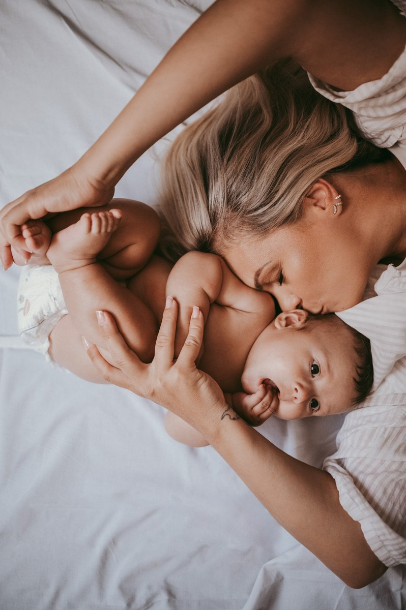 Dusan, Tanja i Luka / porodicno fotografisanje kod kuce. Deciji i porodicni fotograf u Beogradu Oksana Skendzic