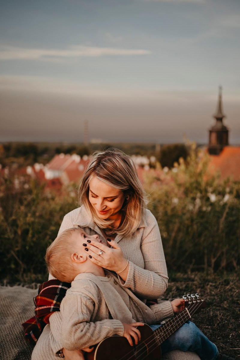 Zlata, Nemanja i Aleksej — porodicno fotografisanje napolju. Deciji i porodicni fotograf u Beogradu Oksana Skendzic