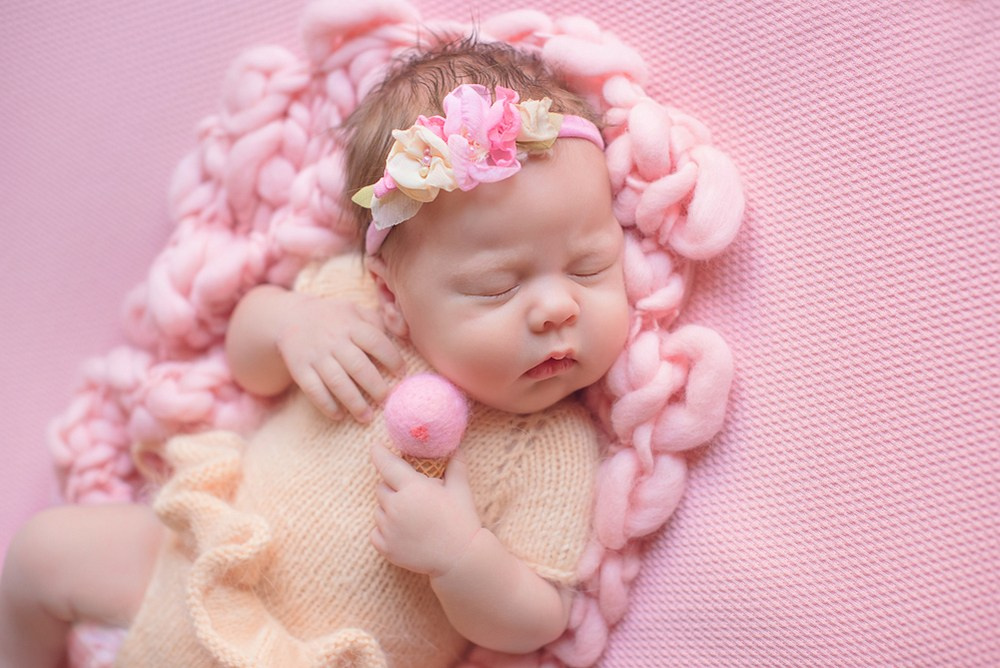 Sesja noworodkowa dla dziewczynki w Trójmieście - Natalia Lucko