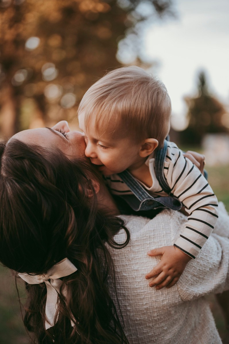 Aleksandra, Filip, Lion i Luka / PORODICNOFOTOGRAFISANJE napolju. Deciji i porodicni fotograf u Beogradu Oksana Skendzic