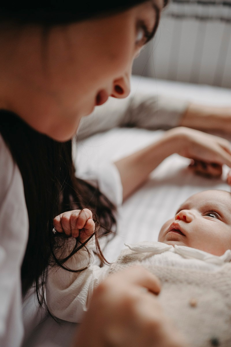 Bojana, Marko i Eva — porodicno fotografisanje kod kuce. Deciji i porodicni fotograf u Beogradu Oksana Skendzic