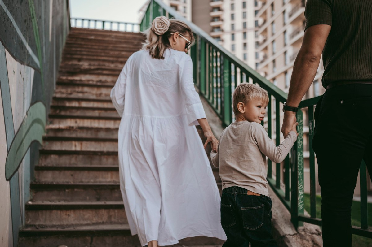 Kristina, Martin, Petra i Novak / porodicno fotografisanje napolju. Deciji i porodicni fotograf u Beogradu Oksana Skendzic