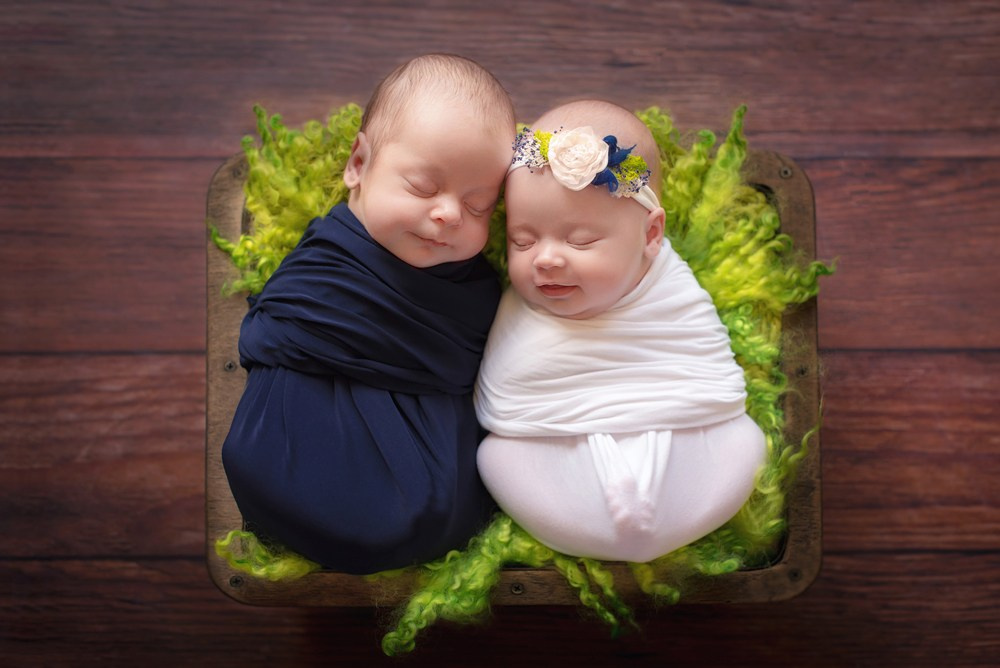 Sesja noworodkowa z rodzicami i rodzeństwem - Natalia Lucko