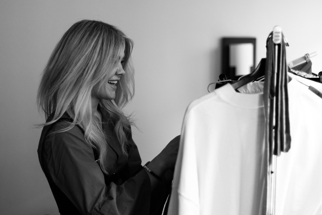 BACKSTAGE. Dana Lišková — Empathetic Photographer | Introspective Artist |Neurodivergent Coach | Founder of Artepy.cz