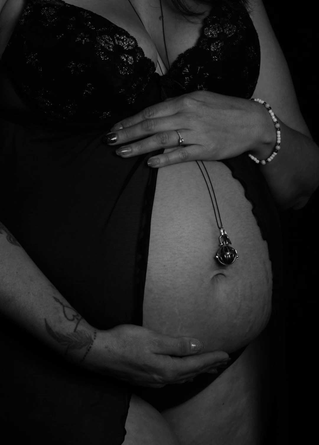 Grosses and newborn. Wedding-Family photographer, South of France–Paris, Valentina Acrement