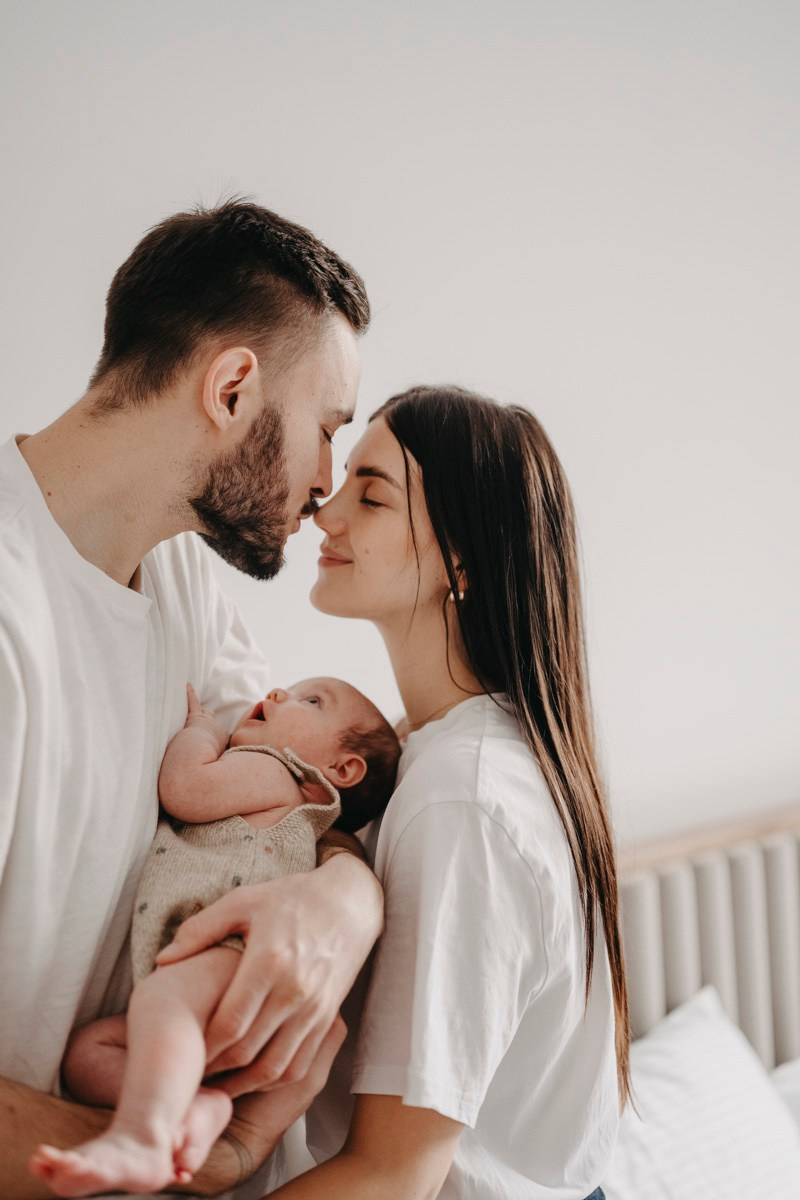 Bojana, Marko i Eva — porodicno fotografisanje kod kuce. Deciji i porodicni fotograf u Beogradu Oksana Skendzic