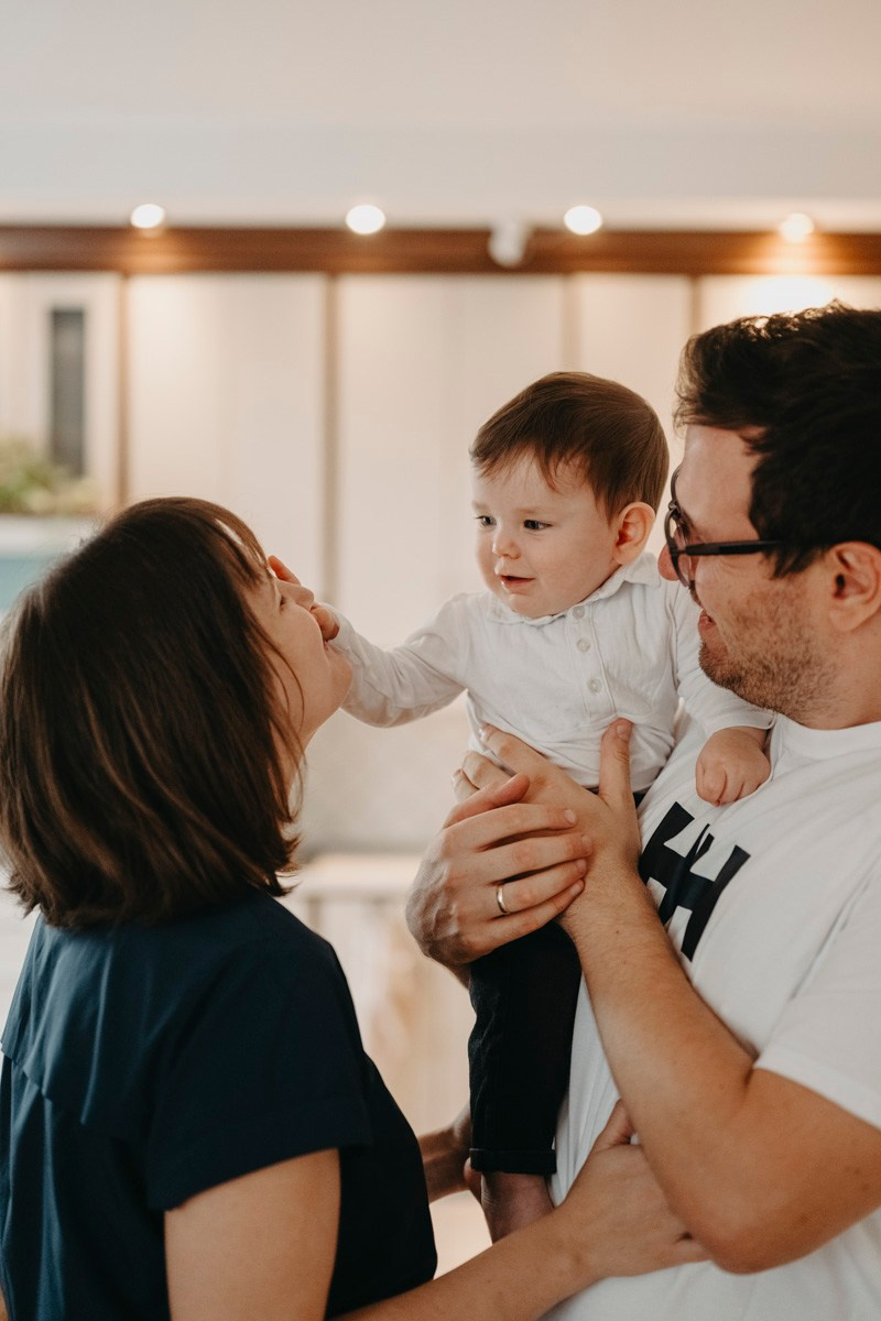 Porodicno fotografisanje kod kuce — Andjela, Lazar, Janko i Mihajlo. Deciji i porodicni fotograf u Beogradu Oksana Skendzic