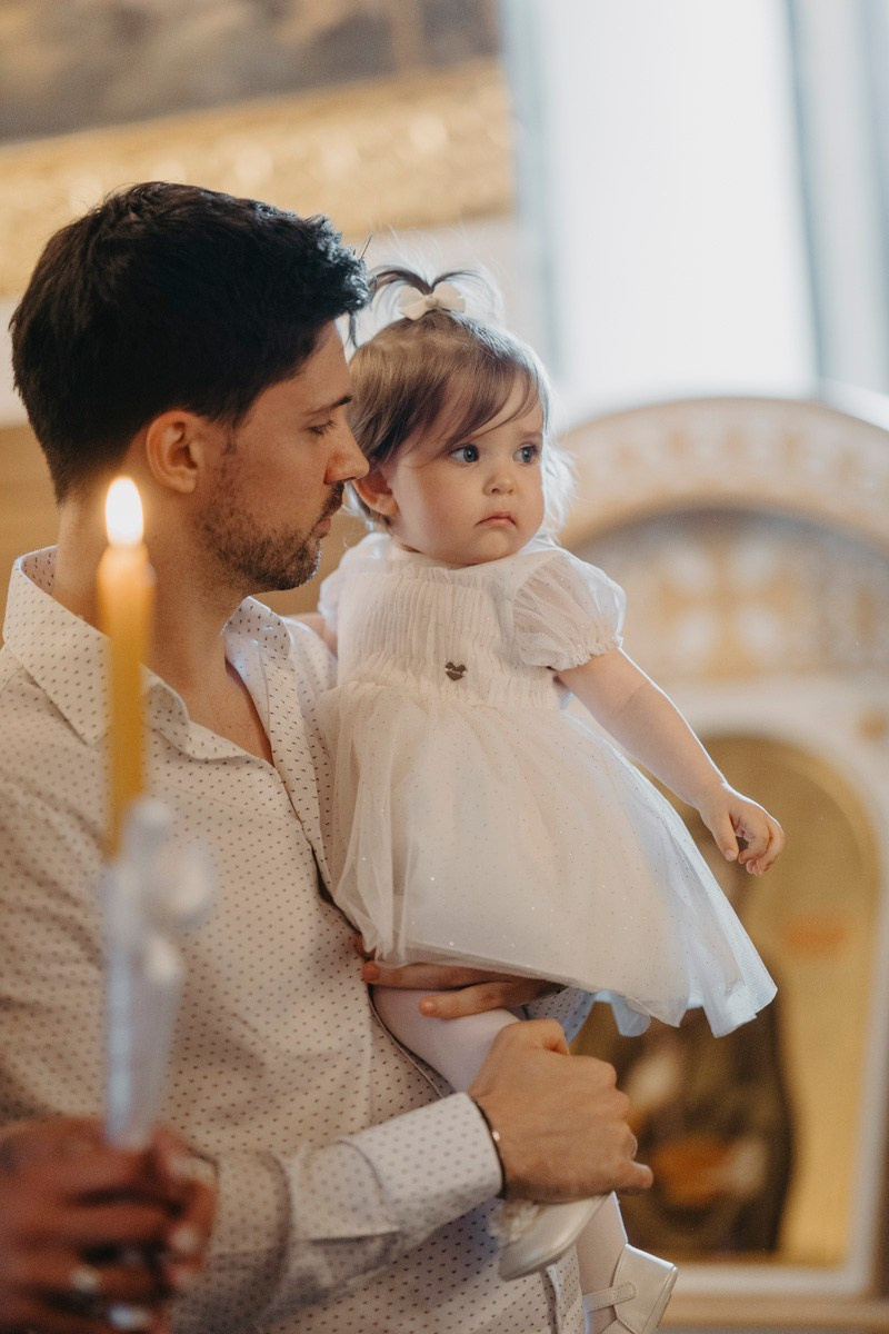 Lara / krstenje, crkva svete Ruzice na Kalemegdanu. Deciji i porodicni fotograf u Beogradu Oksana Skendzic