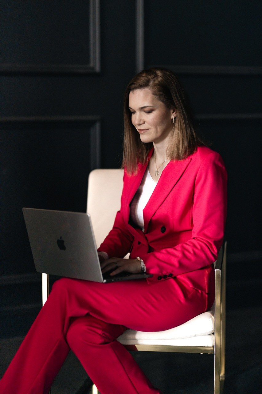 Dana Lišková - Business and Portrait photographer Prague - Brand Photographer Prague - Corporate portraits 