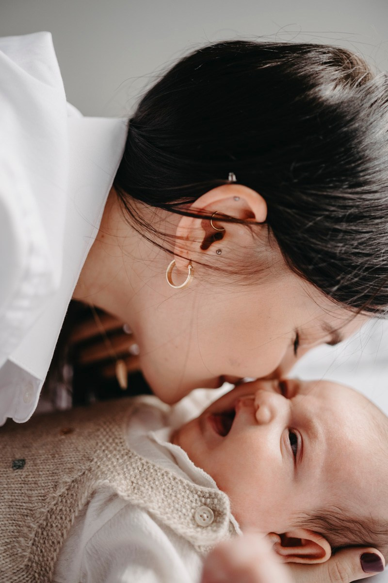 Bojana, Marko i Eva — porodicno fotografisanje kod kuce. Deciji i porodicni fotograf u Beogradu Oksana Skendzic