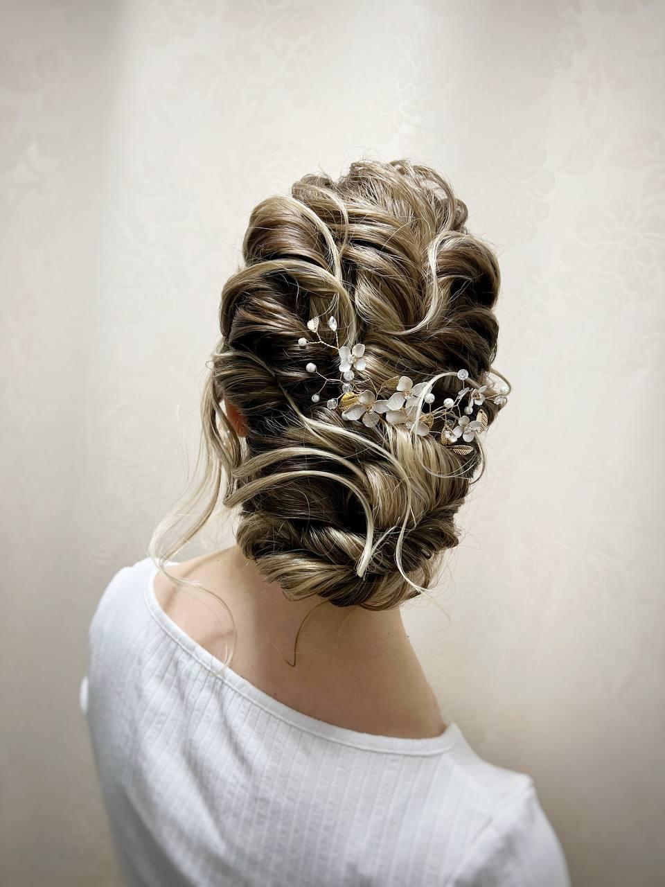 Haarstyling. Brautstylistin Irina, in Hamburg und Umgebung