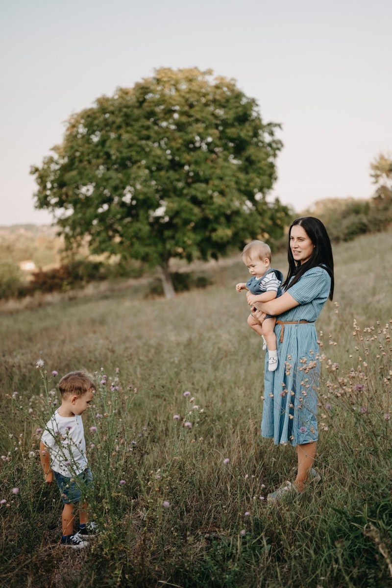 Basici / porodicno fotografisanje u prirodi. Deciji i porodicni fotograf u Beogradu Oksana Skendzic