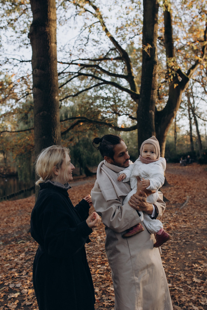 KLEINE FAMILIE AUS BERLIN. Familien & Hochzeitfotografin Nadja Holzmann