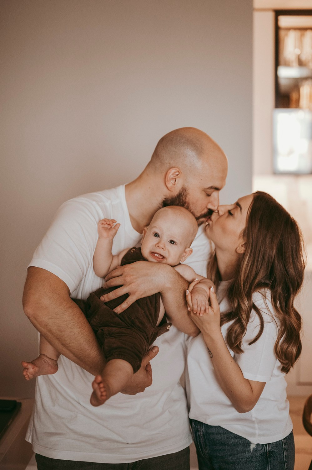 Dusan, Tanja i Luka / porodicno fotografisanje kod kuce. Deciji i porodicni fotograf u Beogradu Oksana Skendzic