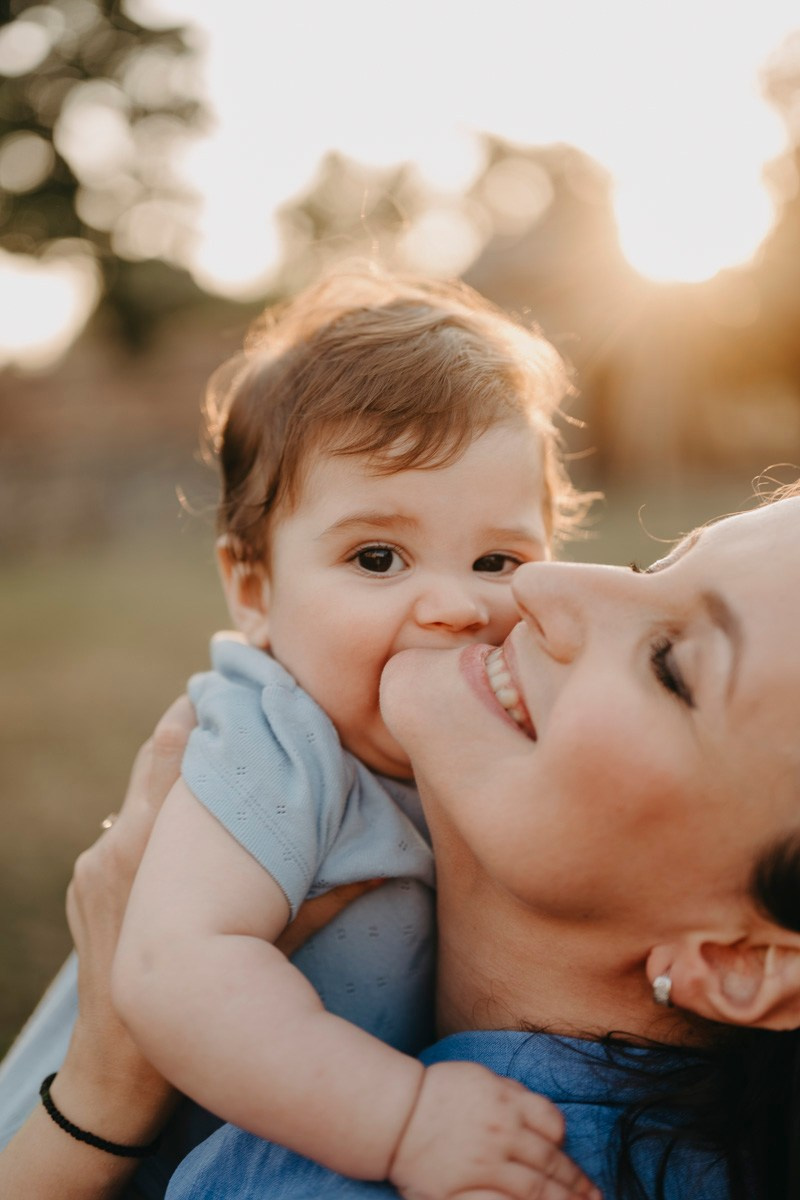 Jovana Zoran Jana i Bogdan — porodicno fotografisanje napolju. Deciji i porodicni fotograf u Beogradu Oksana Skendzic