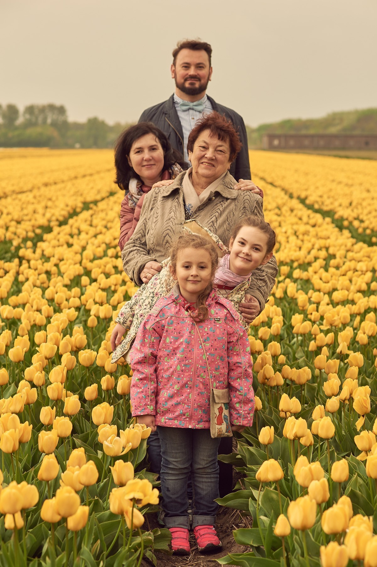 Family photoshoot in Keukenhof. Portret, trouw en familie fotograaf in Amsterdam en Almere