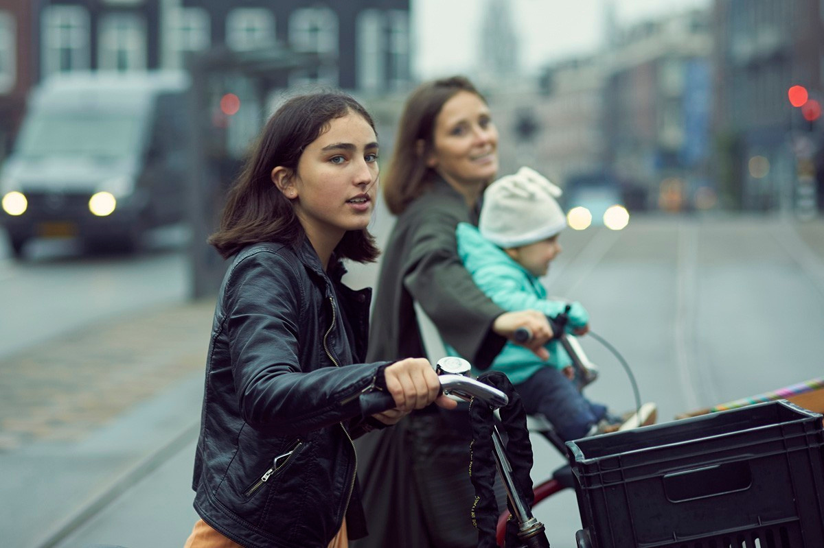 FAMILY PHOTO SHOOT. Portret, trouw en familie fotograaf in Amsterdam en Almere