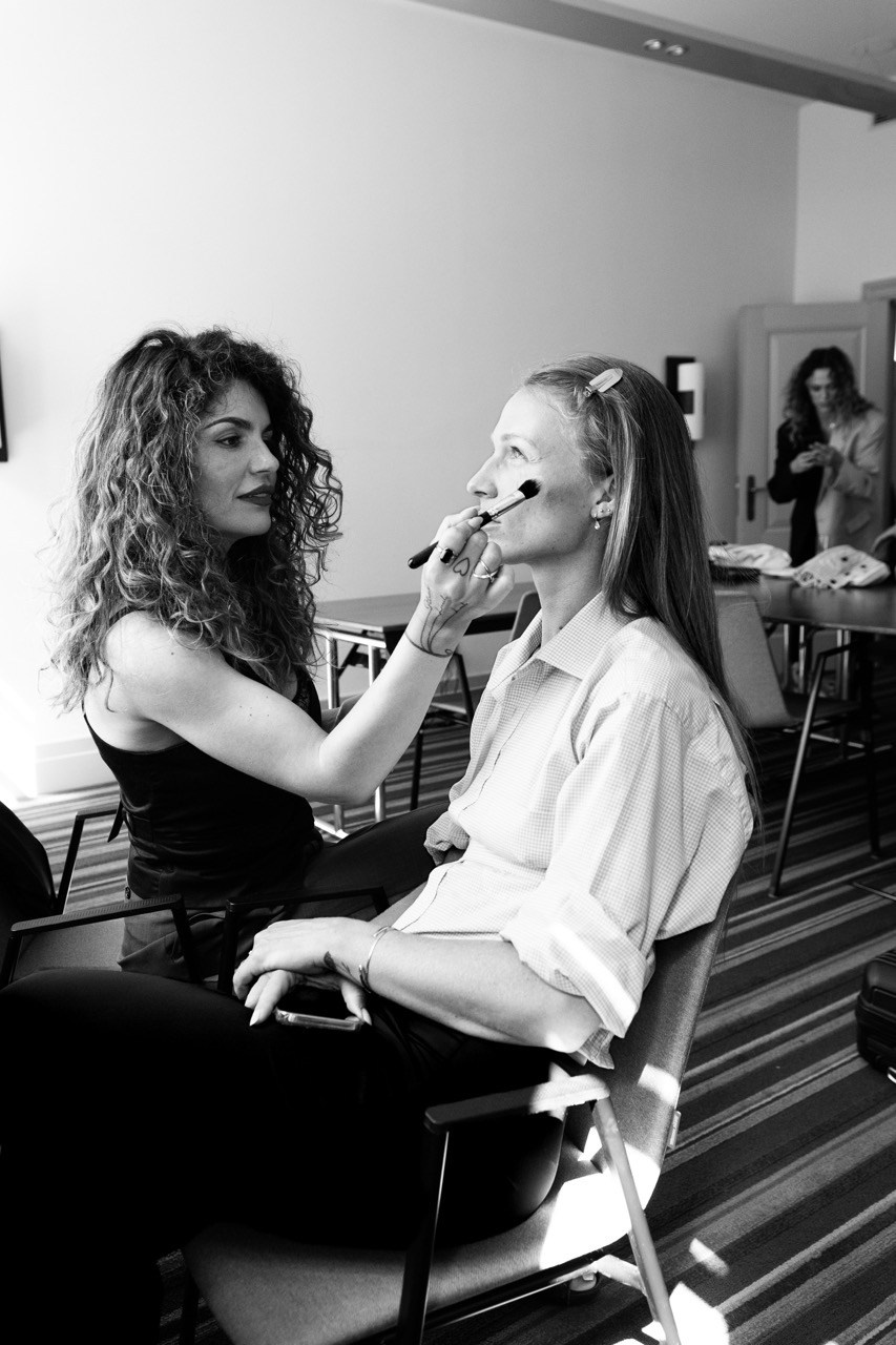 BACKSTAGE. Dana Lišková — Empathetic Photographer | Introspective Artist |Neurodivergent Coach | Founder of Artepy.cz