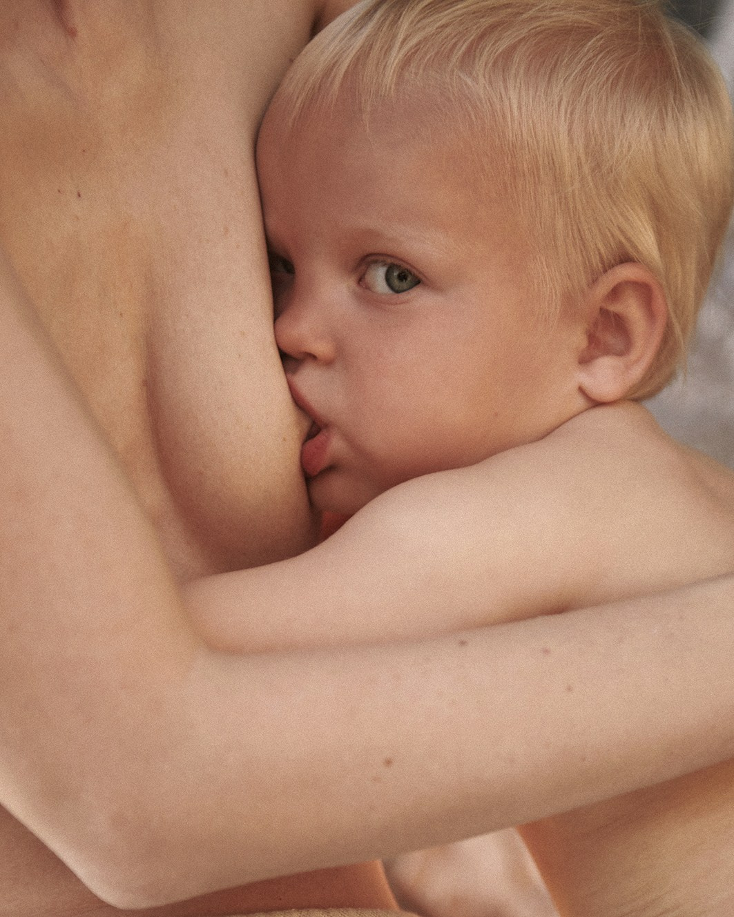 NATASHA & MAY. Minimalist brand photographer & videographer | Raw sincerity. Pure Form