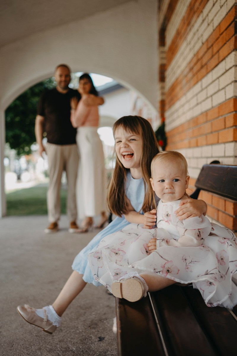 Verino krstenje / Crkva Rodjenja Presvete Bogorodice, Batajnica. Deciji i porodicni fotograf u Beogradu Oksana Skendzic