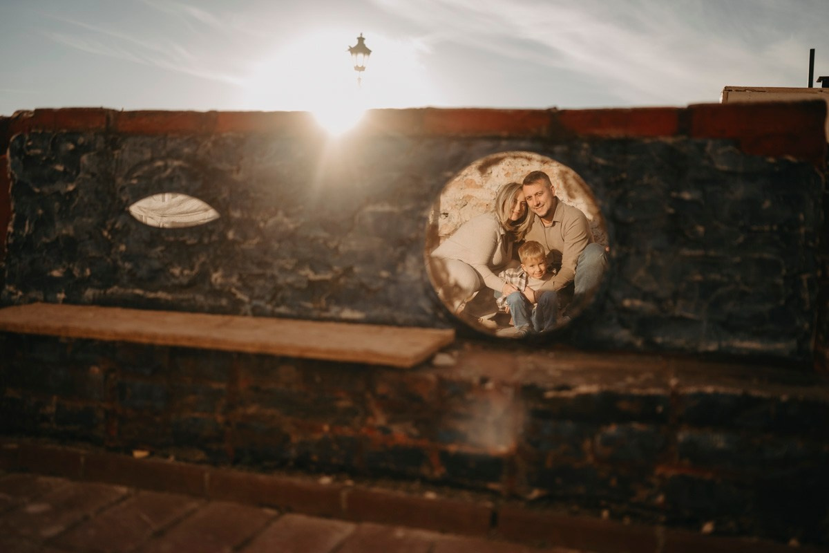 Zlata, Nemanja i Aleksej — porodicno fotografisanje napolju. Deciji i porodicni fotograf u Beogradu Oksana Skendzic