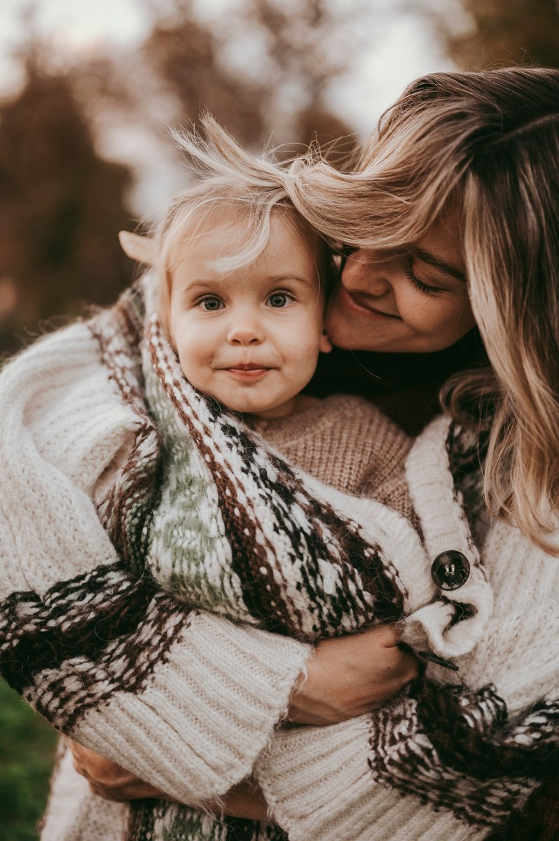Anastasija, Aleksej i Agata / porodicno fotografisanje napolju. Deciji i porodicni fotograf u Beogradu Oksana Skendzic
