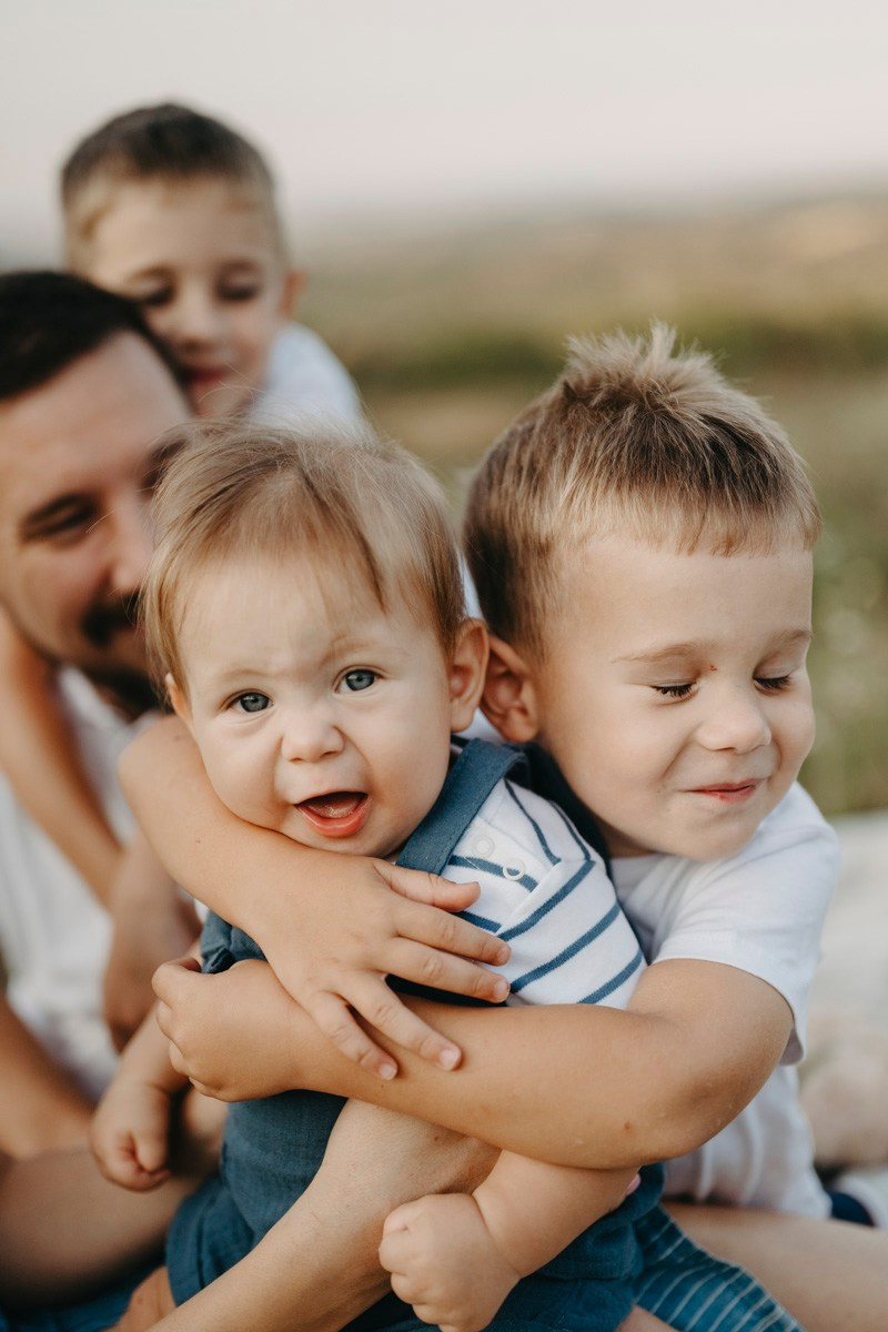Basici / porodicno fotografisanje u prirodi. Deciji i porodicni fotograf u Beogradu Oksana Skendzic