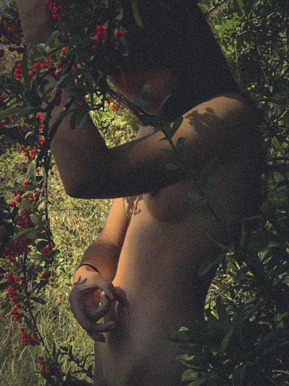 Photo nue sensuelle et tendre créative pour une fille en France et en Europe. Histoires d’amour, séances photos de famille et de mariage en France