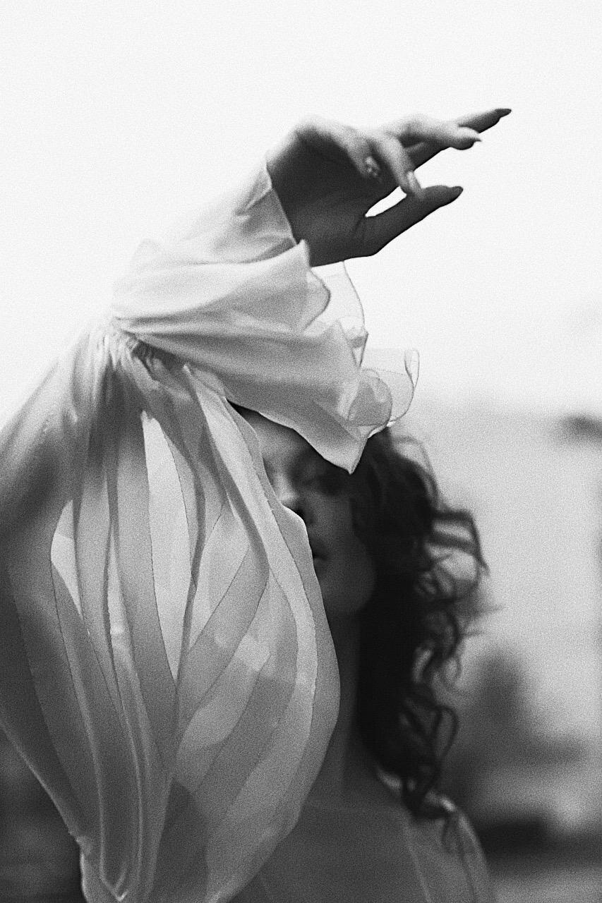 Black and white. Anastasia Fedoseeva / The Street Pie — streetstyle photographer