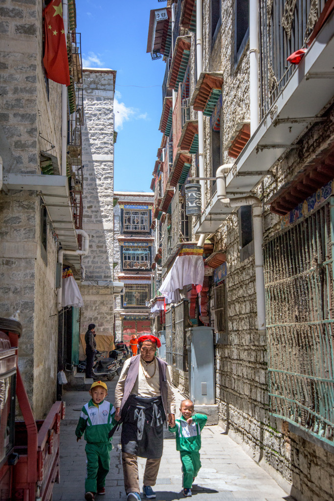 Lhasa, Tibet. Bojana Žuža, photographer in Belgrade, Serbia