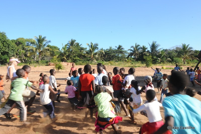 Photos of volunteer work in Mozambique. Simbahalu
