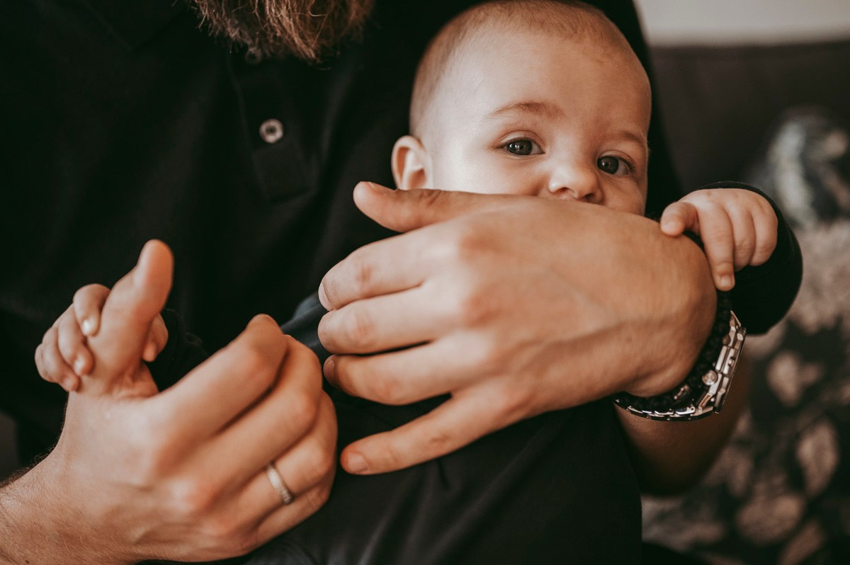 Dobro dosao, Jakove / porodicno fotografisanje kod kuce. Deciji i porodicni fotograf u Beogradu Oksana Skendzic