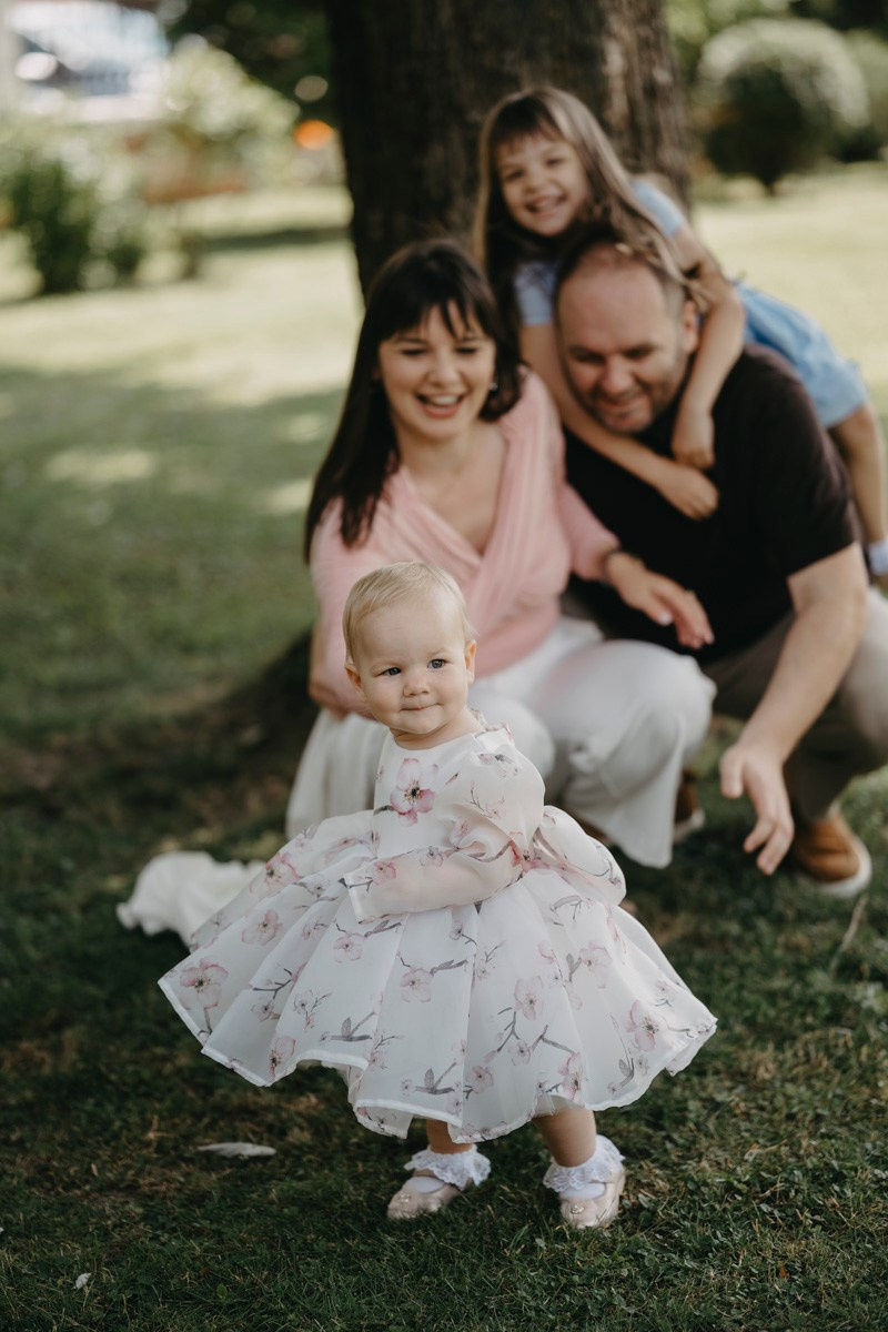 Verino krstenje / Crkva Rodjenja Presvete Bogorodice, Batajnica. Deciji i porodicni fotograf u Beogradu Oksana Skendzic