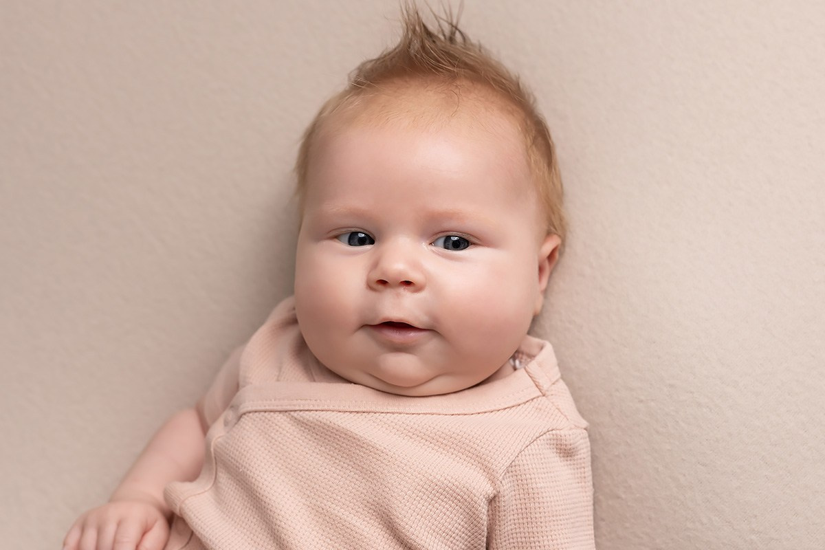 Babys von 3 bis 9 Monaten. Neugeborenenfotografie, Babyfotografie in Düsseldorf und Umgebung