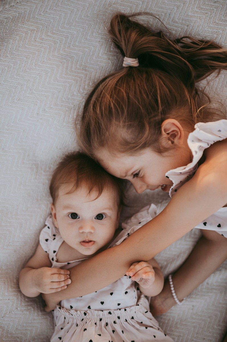 Sonja, Bojan, Nadja i Una / porodicno fotografisanje. Deciji i porodicni fotograf u Beogradu Oksana Skendzic