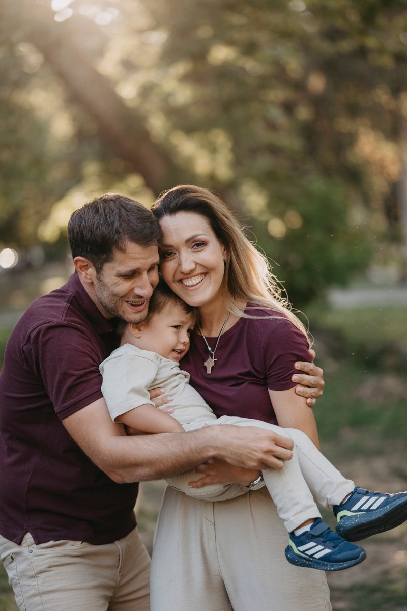 Aleksandra, Lazar, Marin i Leo / porodicno fotografisanje napolju. Deciji i porodicni fotograf u Beogradu Oksana Skendzic