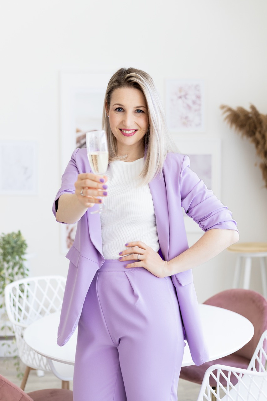 Dana Lišková - Portrétní a brandová fotografka Praha - Byznys portrét Praha - Brandové foto praha - Byznys portrét Praha