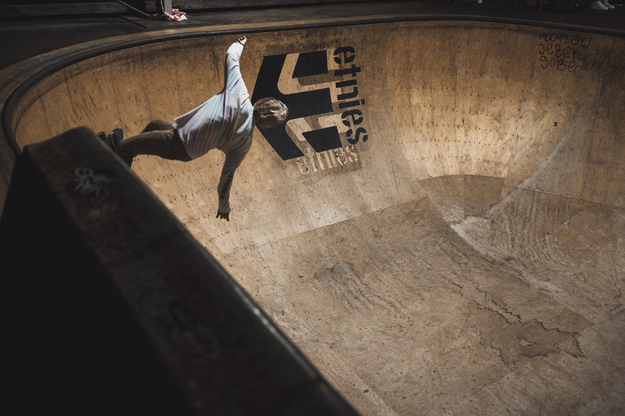 SKATE. Dana Lišková — Empatická fotografka | Introspektivní umělkyně | Neurodivergentní koučka| Zakladatelka Artepy.cz