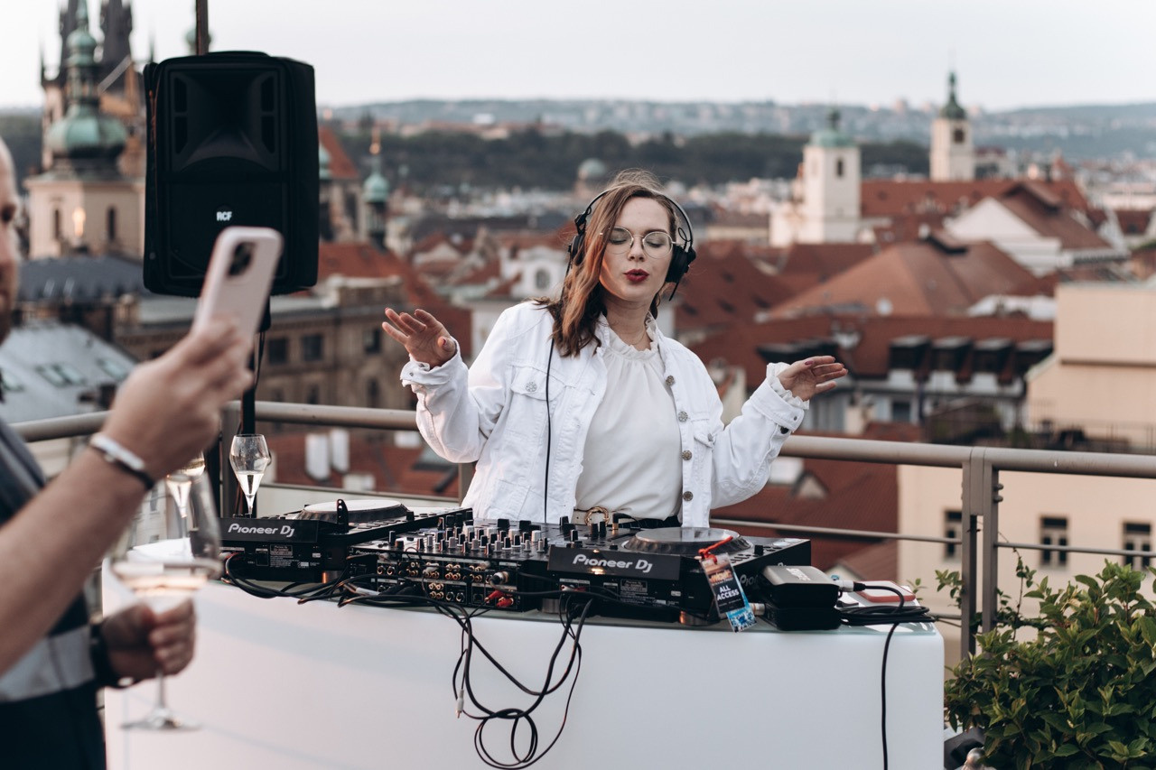 Dana Lišková - Eventová fotografka Praha - event fotografie - firemní akce - byznys portrét - korporátní fotografie 