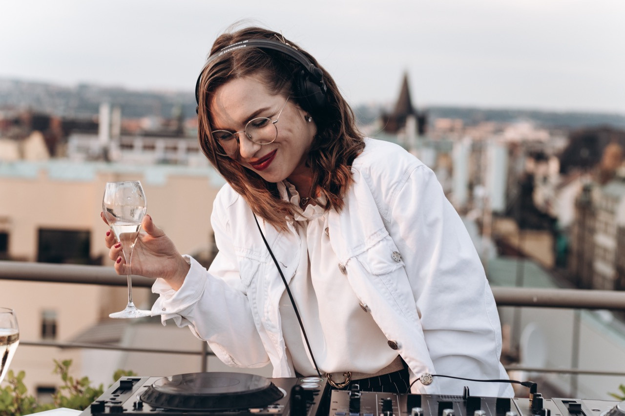 Dana Lišková - Eventová fotografka Praha - event fotografie - firemní akce - byznys portrét - korporátní fotografie 