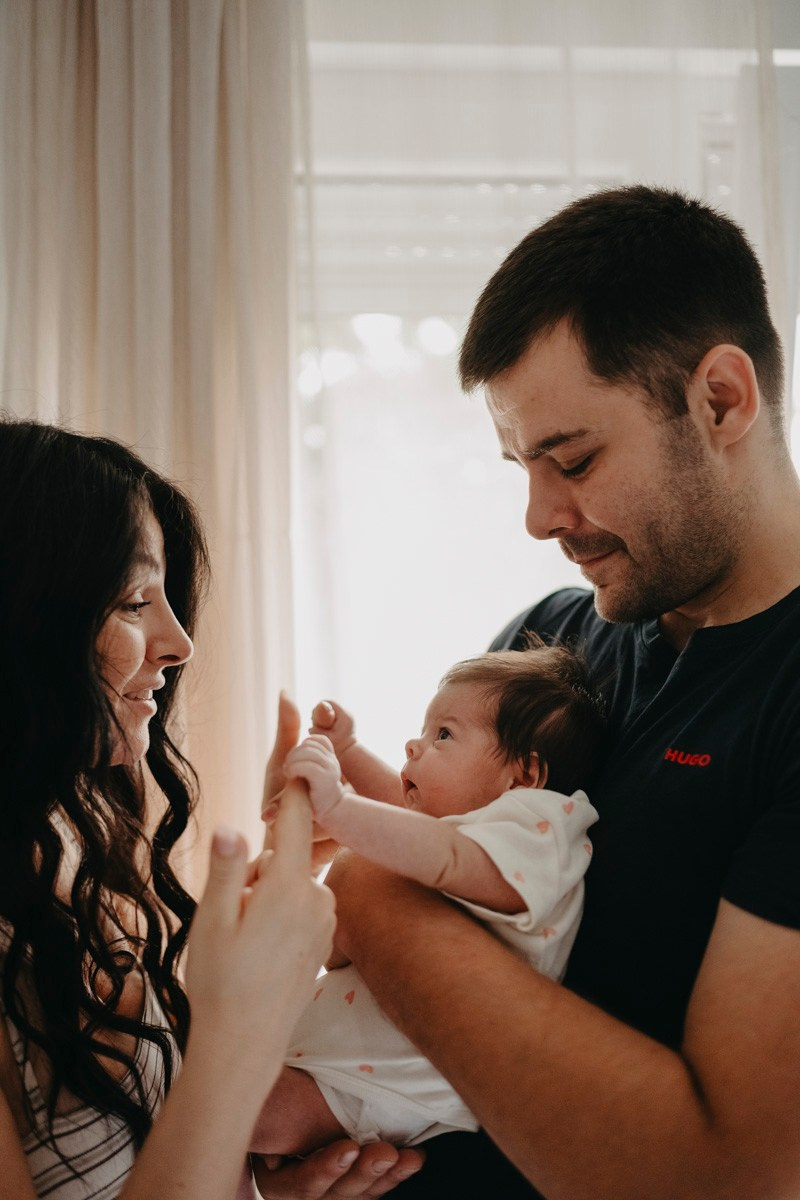 Latinka, Visnja i Konstantin / porodicno fotografisanje, fotografisanje bebe kod kuce. Deciji i porodicni fotograf u Beogradu Oksana Skendzic