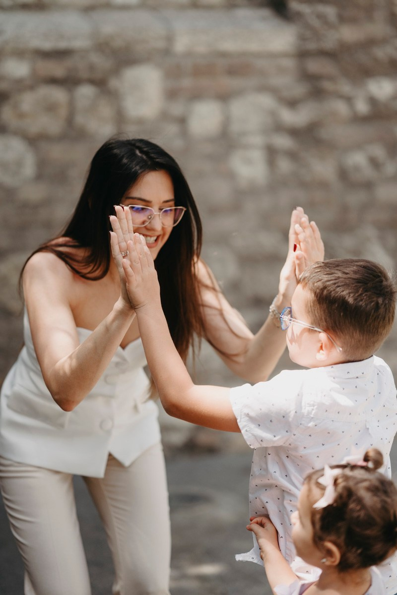 Lara / krstenje, crkva svete Ruzice na Kalemegdanu. Deciji i porodicni fotograf u Beogradu Oksana Skendzic