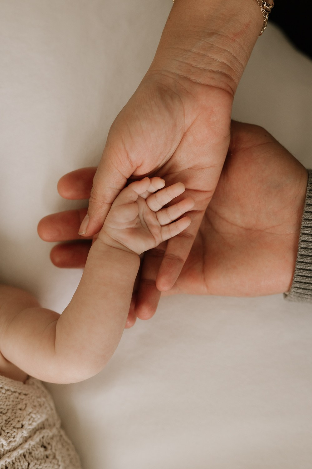Baby Tamara (2 Monate Alt). Familien & Hochzeitfotografin Nadja Holzmann