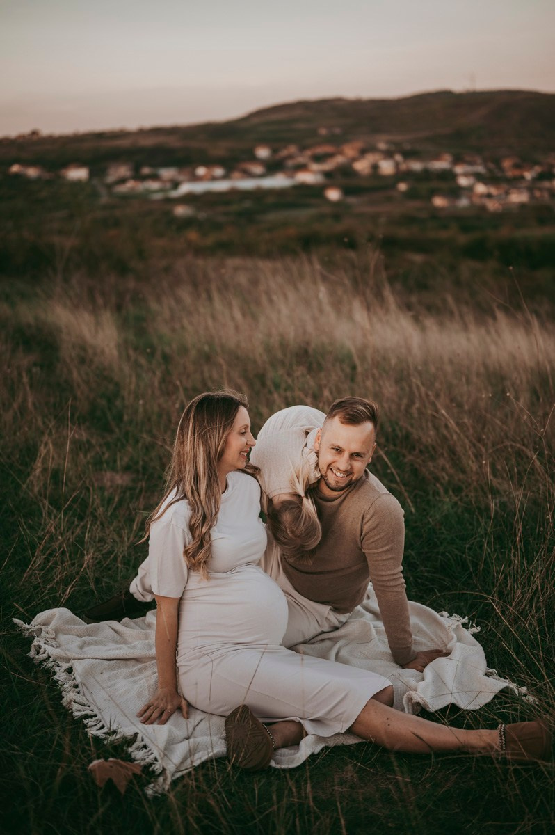 Milena / trudnicko fotografisanje sa porodicom. Deciji i porodicni fotograf u Beogradu Oksana Skendzic