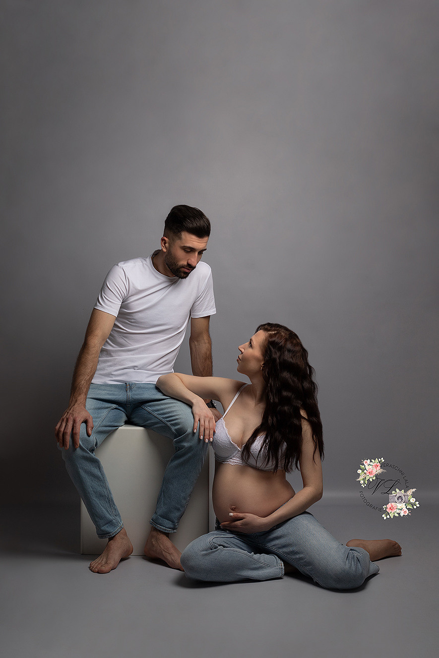 BABYBAUCH. Neugeboren und Babybauchfotoshooting in Cloppenburg