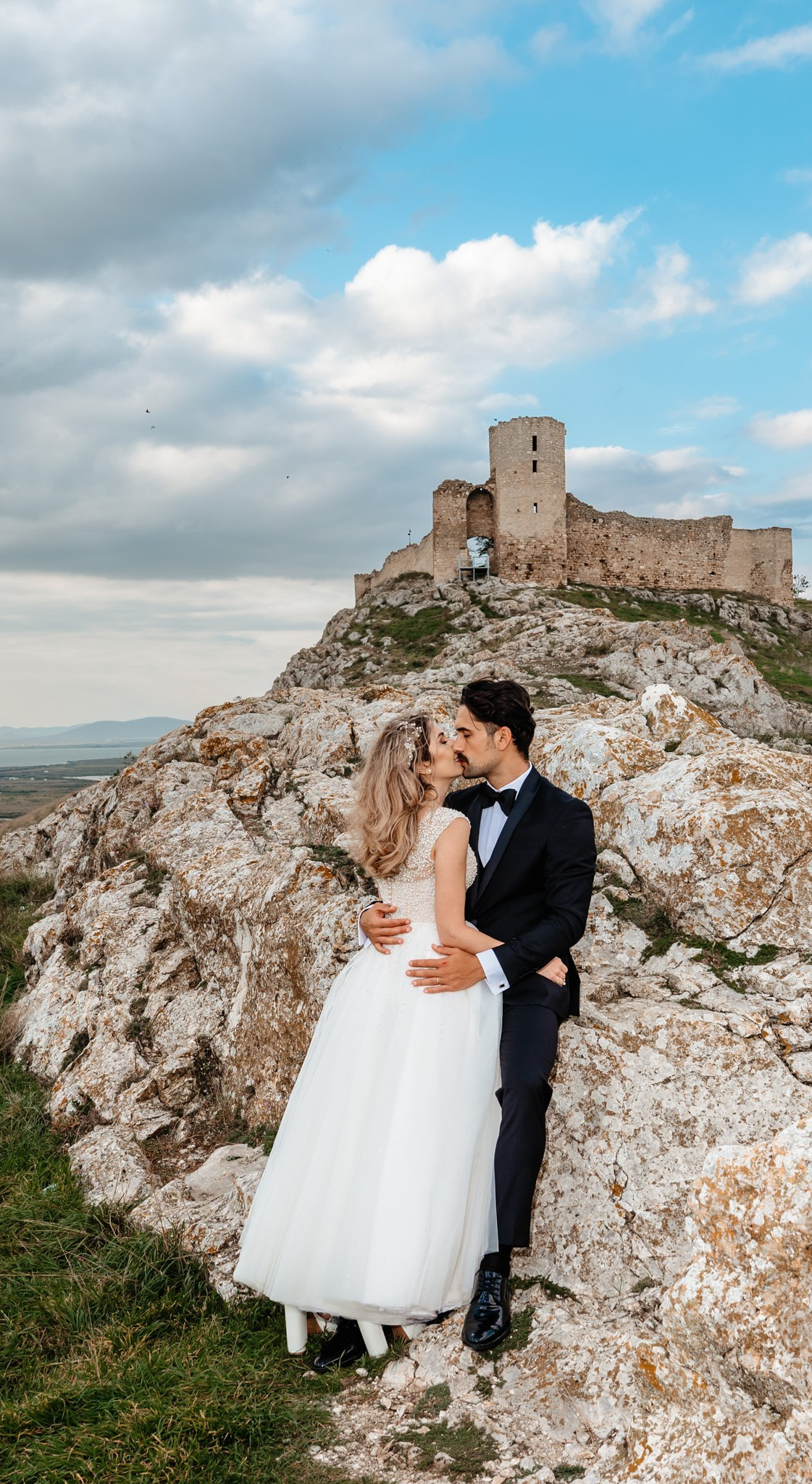 Alexandra & Robert. Www.besttalesstudio.com