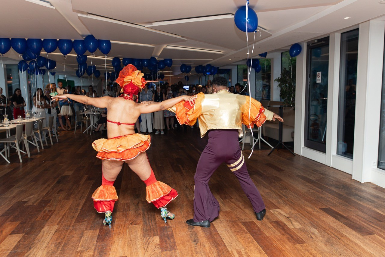 Firemní fotograf Praha. Dana Lišková — Empatická fotografka | Introspektivní umělkyně | Neurodivergentní koučka| Zakladatelka Artepy.cz