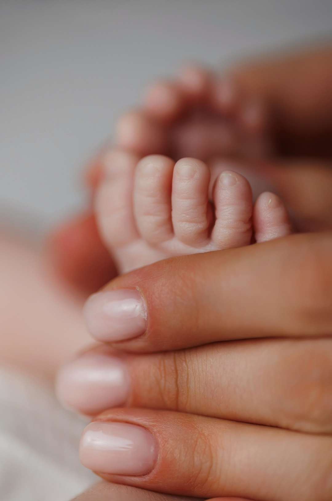 MATERNITY & NEWBORN professional Photography by Irene Chaikeen. Irene Chaikeen | Maternity and newborn photoshoot in Essex/London