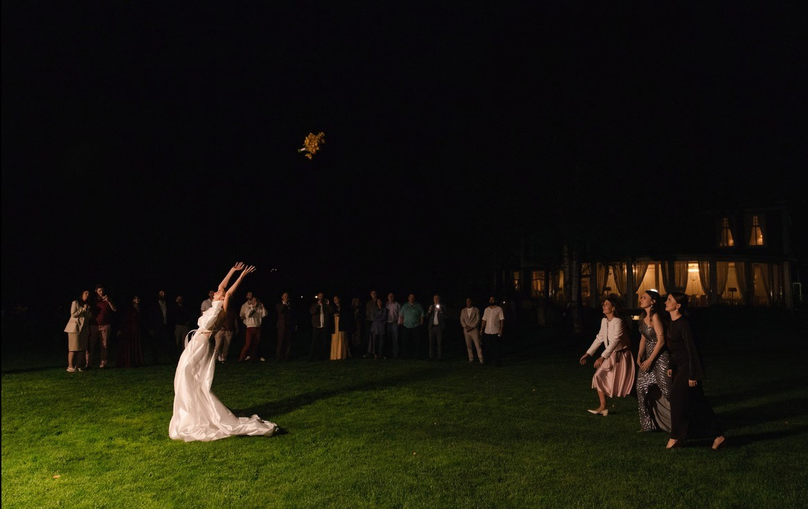 Modern love story captured in soft tones